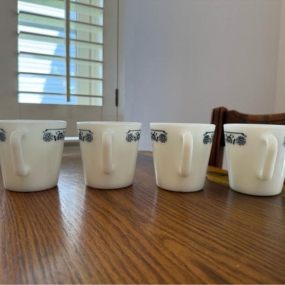 Vintage Pyrex Old Town Blue Mugs Set of 4 – Corelle Corning Coffee Cups - Picture 2 of 6